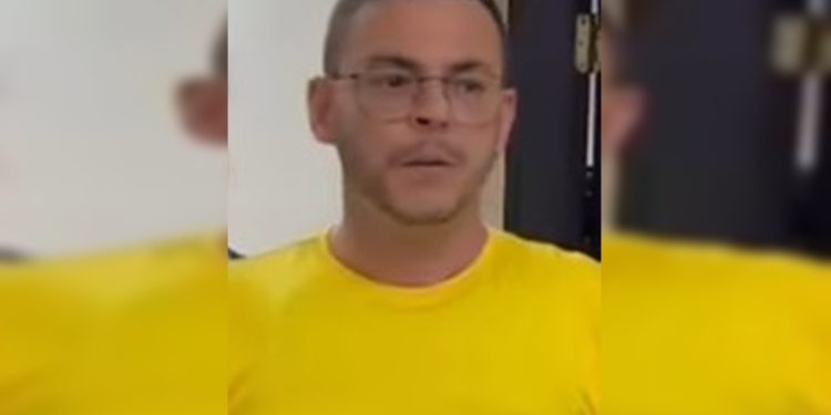 Blogueiro, líder em igreja, estupra jovem em cemitério e é preso