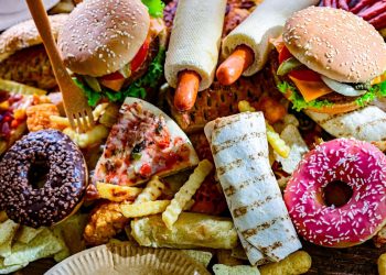 Nutricionista diz como diferenciar ultraprocessados e industrializados