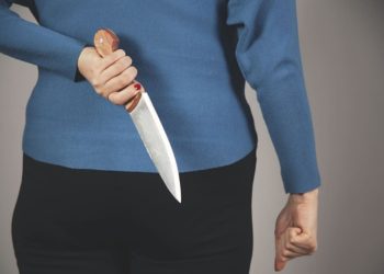 Mulher reage à agressão e tenta matar companheiro esfaqueado no DF