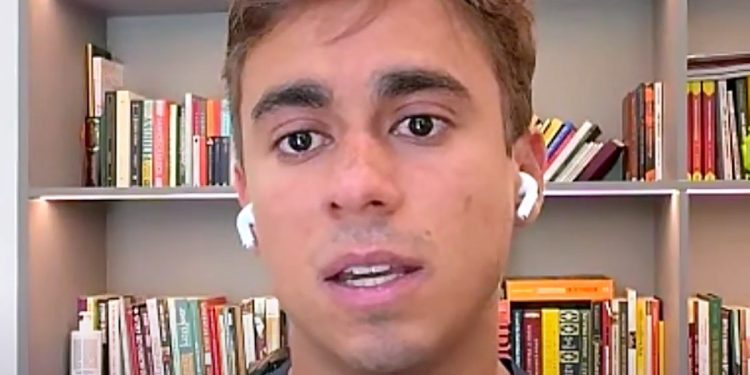 Nikolas exclui vídeo da “aula de cu” e pede anulação de multa