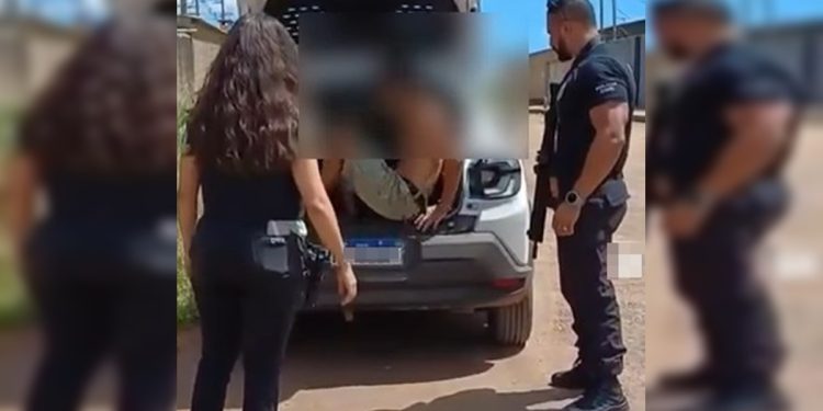 “Velha desgraçada, vai morrer”: filho estrangula a mãe e é preso no Entorno do DF. Veja vídeo
