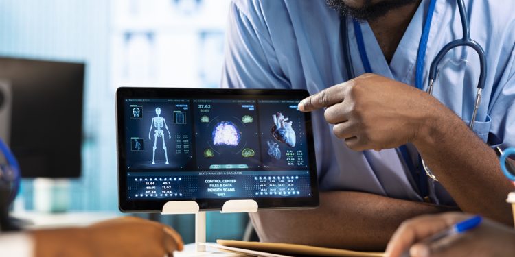 Estudo revela que IAs falham em 50% das consultas de saúde