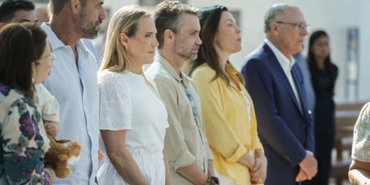 Missa que celebra aniversário de Brasília reúne Alckmin e Celina