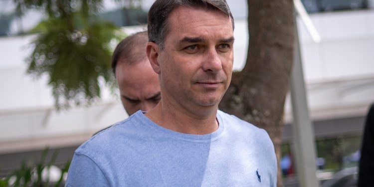 Paulo Henrique era presidente quando BRB deu polêmico financiamento de R$ 5,9 milhões a Flávio Bolsonaro