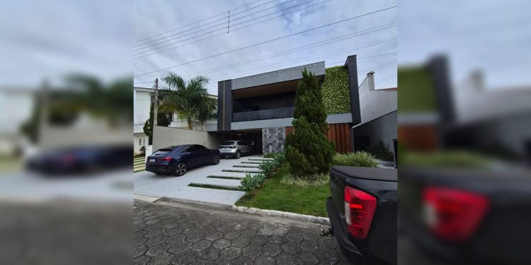 Grupo do “Workshop do Fuzil” ostentava dinheiro do tráfico com luxo. Veja vídeo