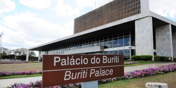 Nomeações em cargos efetivos e comissionados são suspensas no GDF