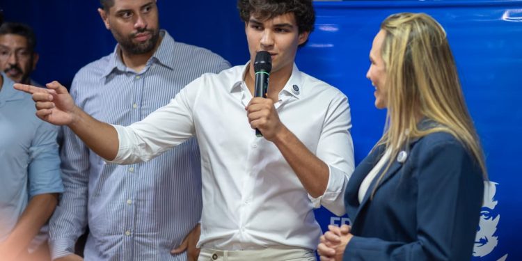 Em cerimônia, Luiz Eduardo Estevão Lira é confirmado presidente do Jovens Progressistas DF