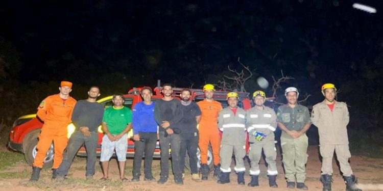 Sem saída: homens enfrentam 8 horas de tensão presos em gruta em Goiás