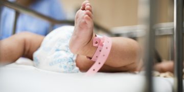 Dormir em rede pode ajudar prematuros a ganharem peso, indica estudo