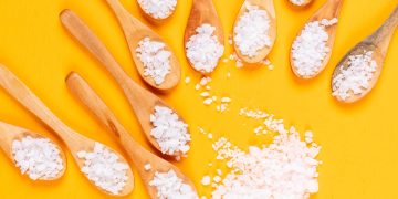 Estudo diz que dieta rica em sal acelera perda de memória em homens