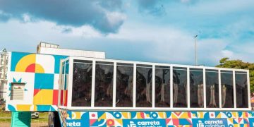 Carreta Criativa oferece cursos gratuitos de audiovisual para jovens