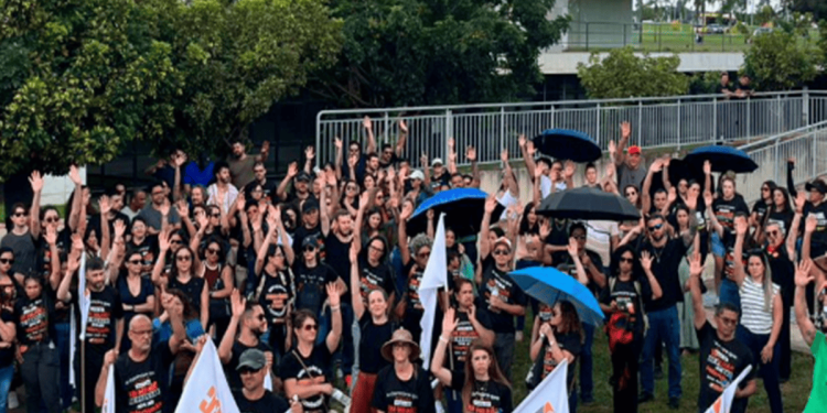 Assistência social encerra greve após promessa de jornada reduzida