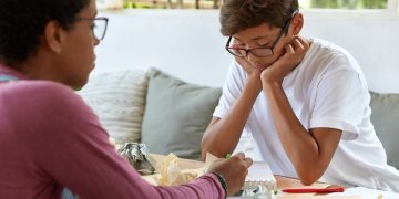 Saiba quais são os diferentes desafios da adolescência com autismo