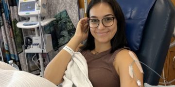 Jovem descobre câncer no sangue após ter sintomas tratados como sarna