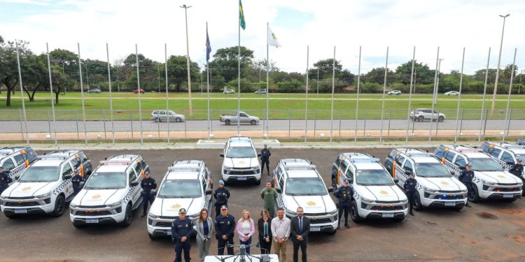 Celina entrega viaturas e drone de alta tecnologia à Polícia Militar
