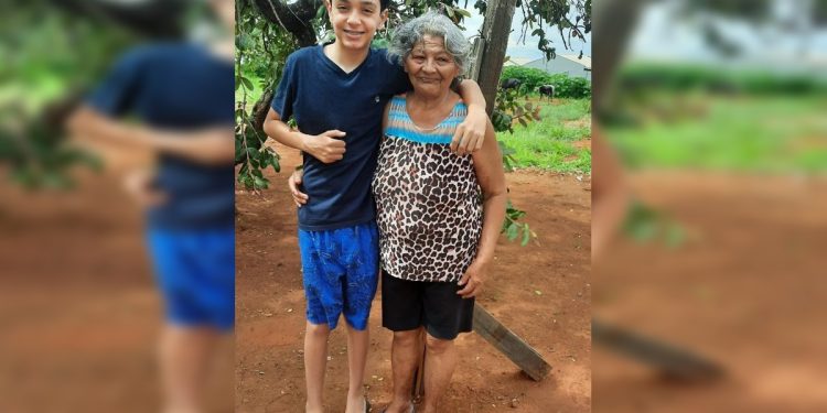 Saiba quem eram neto e avó mortos dentro de casa em Águas Lindas