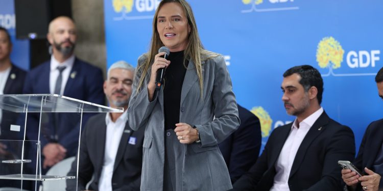 “Se não atrapalhar, já ajuda” diz Celina sobre aporte do governo federal ao BRB