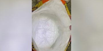 Funcionários de hospital encontraram sacola em que mulher teria levado veneno para matar marido