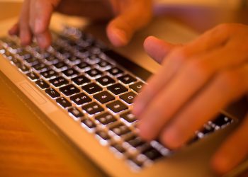 Clientes lotam site de denúncias contra fintech Naskar após sumiço de sócios