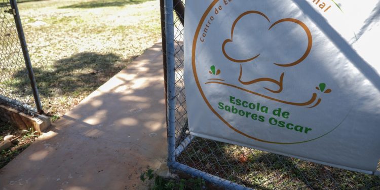 Secretaria faz intervenção na Escola de Sabores Oscar e afasta diretora
