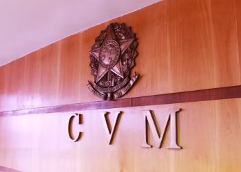 Naskar, que sumiu com quase R$ 1 bilhão de clientes, não tem registro na CVM