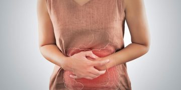 Estudo: estresse e comer tarde da noite podem afetar saúde intestinal