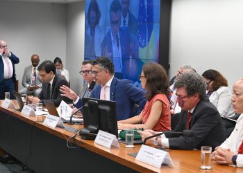 Fim da escala 6×1: comissão mira ‘regra geral’ e trabalhador rural pode ficar para depois