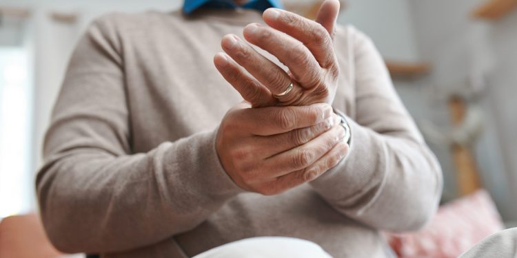 Estimular movimentos diminui dores da artrose e fortalece articulações