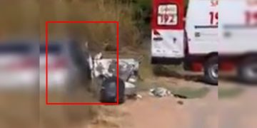 Casal morre após grave acidente na BR-020; carros bateram de frente. Veja vídeo