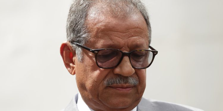 Sebastião Coelho deixa UTI após cirurgia no coração. Veja vídeo