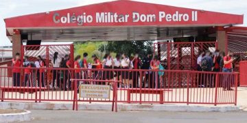 Treta sobre livro sobre sexualidade e gênero adotado por escola do CBMDF revolta pais: “Podre”