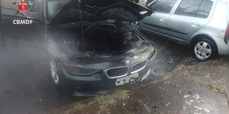 BMW 320i destruída em incêndio na Asa Sul pode custar R$ 370 mil