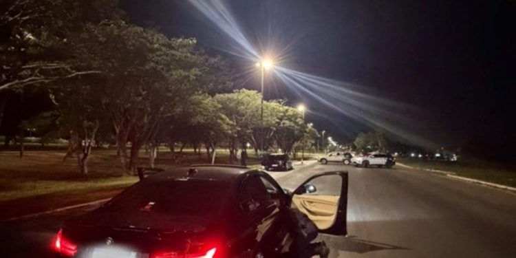 Motoristas de BMW e Golf são presos por “racha” na Asa Sul