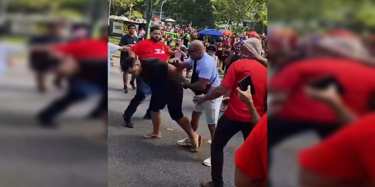 Bolsonaristas são agredidos e escorraçados de ato no Dia do Trabalhador no DF: “Sem anistia”. Veja vídeo