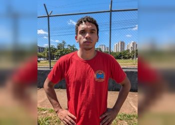 Defesa de homem que matou patrão com 41 facadas alega insanidade. Veja vídeo
