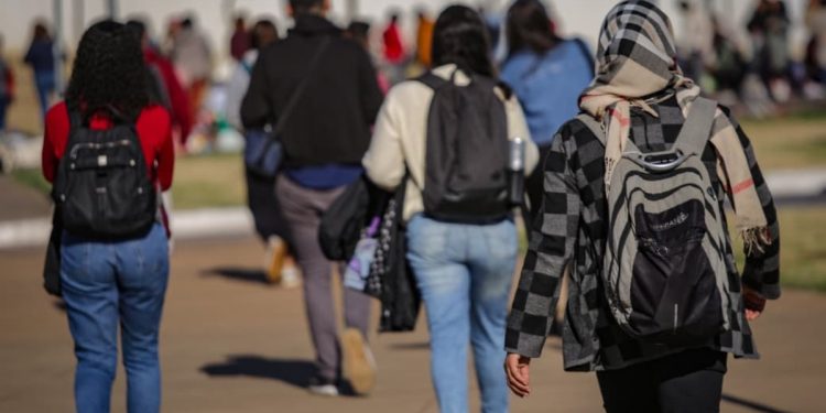Frio chega ao DF e temperatura despenca para 16°C neste sábado