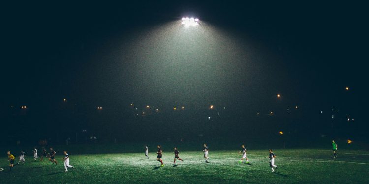Atleta de fim de semana: futebol pode ser arriscado para sedentários