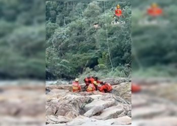 Homem é resgatado por aeronave do CBMDF após cair em cachoeira
