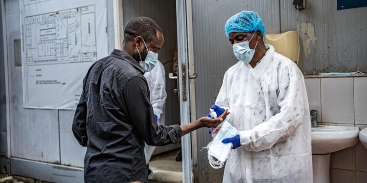 OMS sobe o nível de risco do surto de ebola para “muito alto”