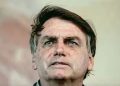 Bolsonaro está com “limitação de movimento no ombro”, diz relatório