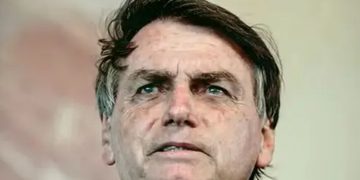 Bolsonaro está com “limitação de movimento no ombro”, diz relatório