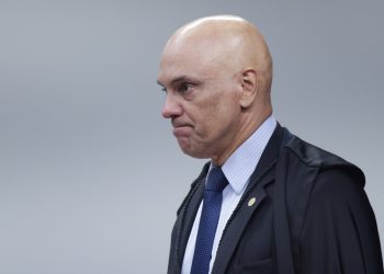 Veja a íntegra do documento de intimação de Moraes nos EUA