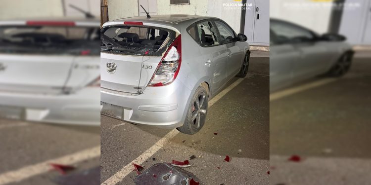 Mulher quebra carro do ex com martelo em estacionamento de hospital em Taguatinga