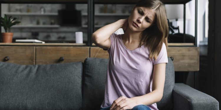 Dor crônica tem cura? Médica revela como retomar a qualidade de vida