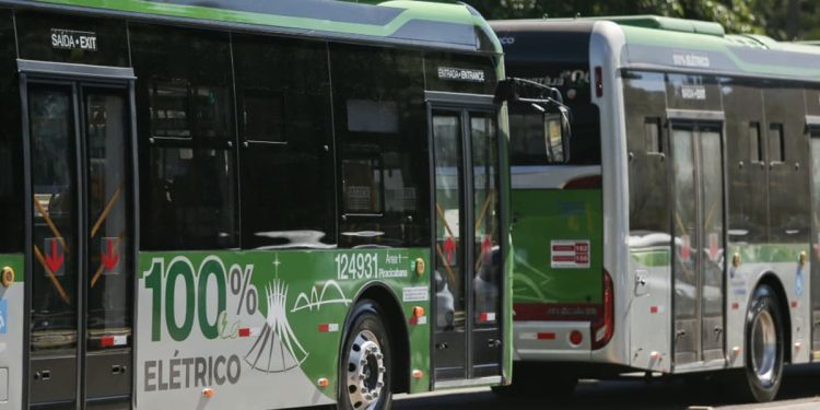 Com modelos 100% elétricos, DF recebe nova frota com 85 ônibus