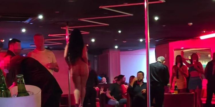 Puteiro aquático: famosa boate de luxo em Brasília fica alagada