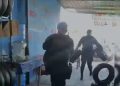“Pneu barato”: PM prende suspeito de furtar rodas e para revender. Veja vídeo