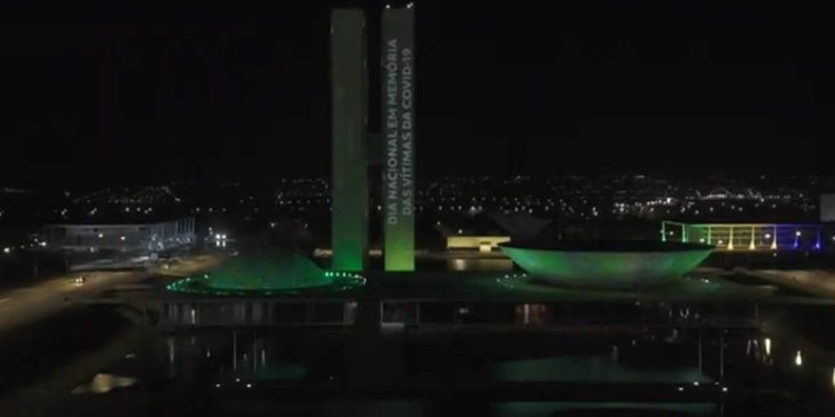 Vítimas da Covid: homenagem é projetada no Congresso Nacional