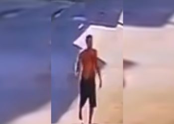 Sangrando após ser esfaqueado, homem pede socorro em casa no DF