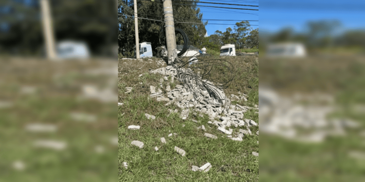 DF-150 é interditada após acidente e queda de fios na rodovia. Veja vídeo